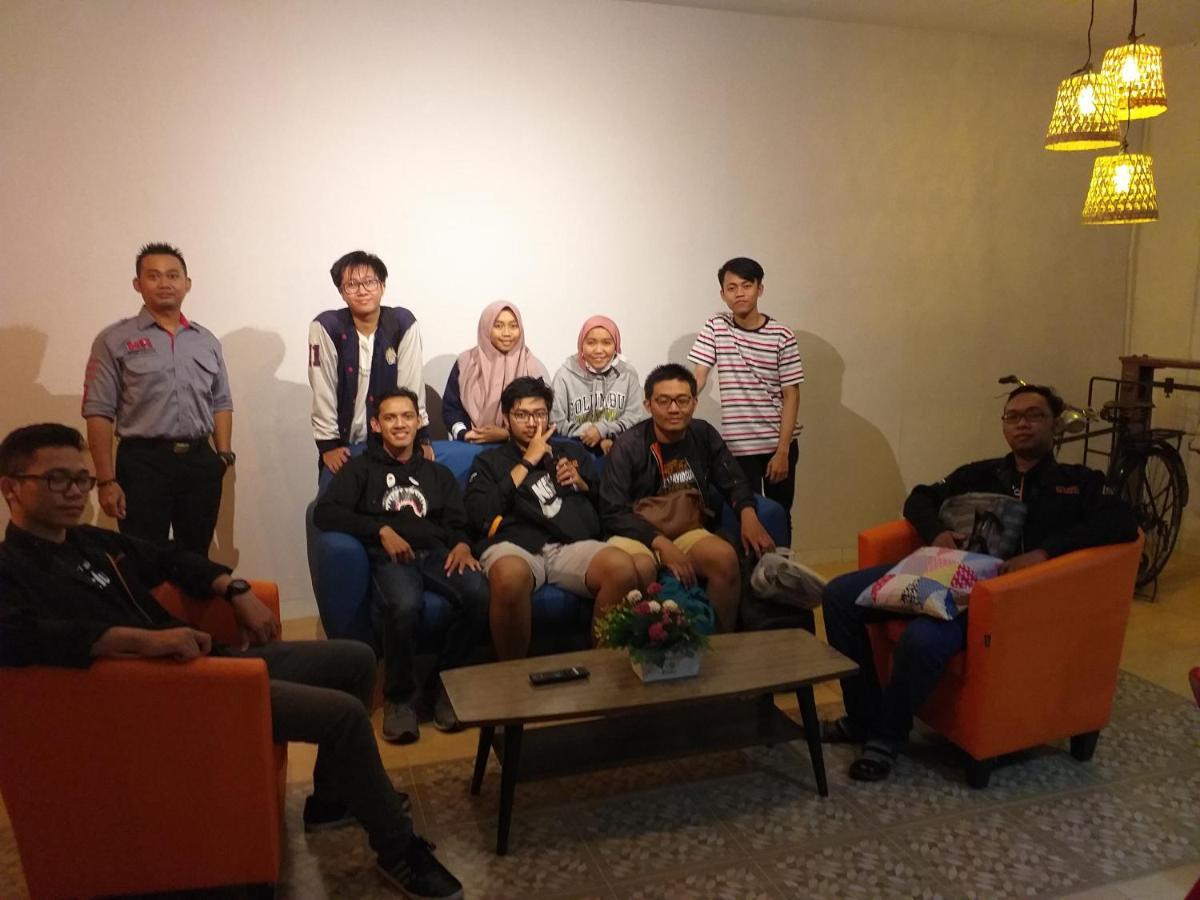 Home Addicts Hostel Yogyakarta Exterior photo