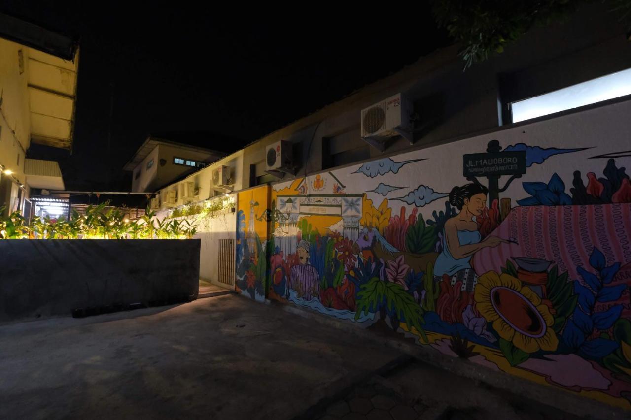 Home Addicts Hostel Yogyakarta Exterior photo