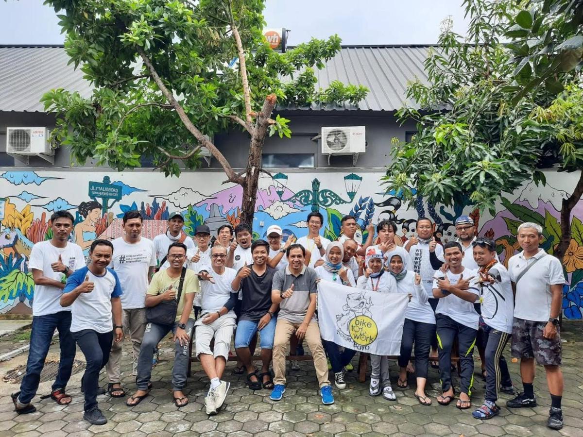Home Addicts Hostel Yogyakarta Exterior photo
