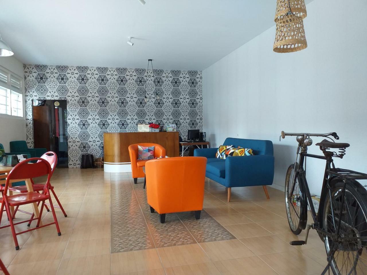 Home Addicts Hostel Yogyakarta Exterior photo